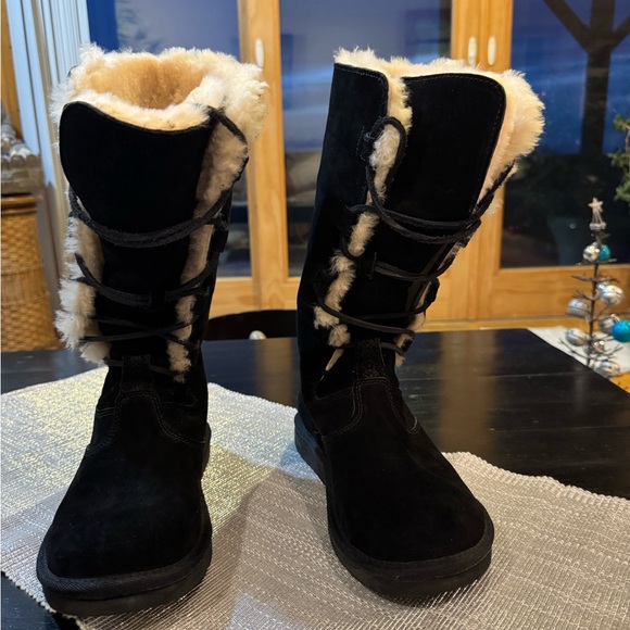 UGG Whitley lace up boots black  39 or 8.5 - Picture 8 of 15